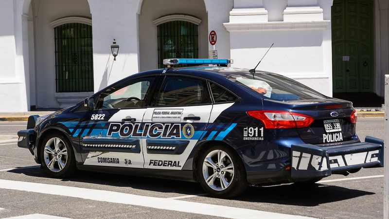 policias