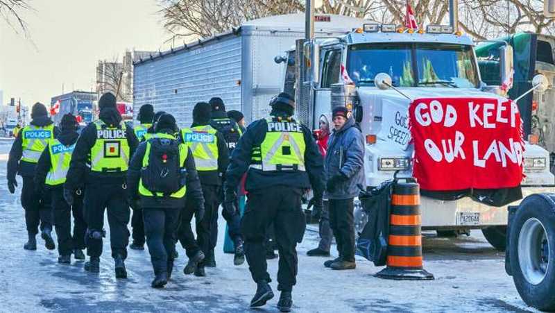 protesta antivacunas en canada