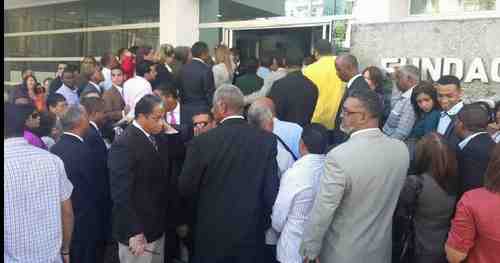 Fila Cumpleanos LeonelFernandez