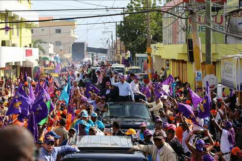 Danilo medina en recorrido por el Este de República Dominicana