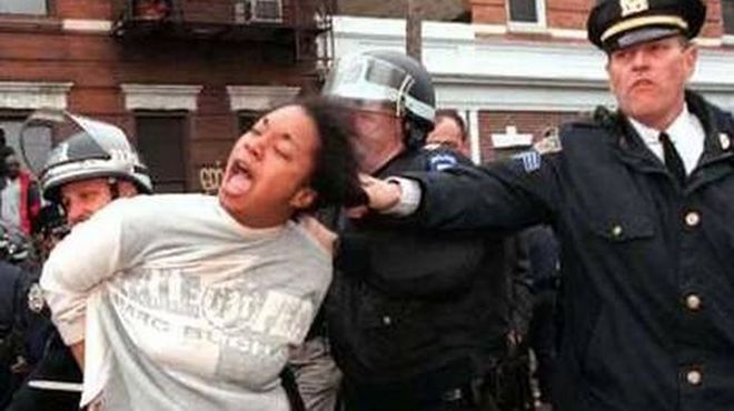 Policia Nueva York escrachada
