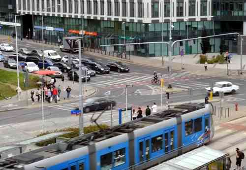 2035 Es el fin pero de la PROHIBICIÓN DEL MOTOR DE COMBUSTIÓN o se estrellarán